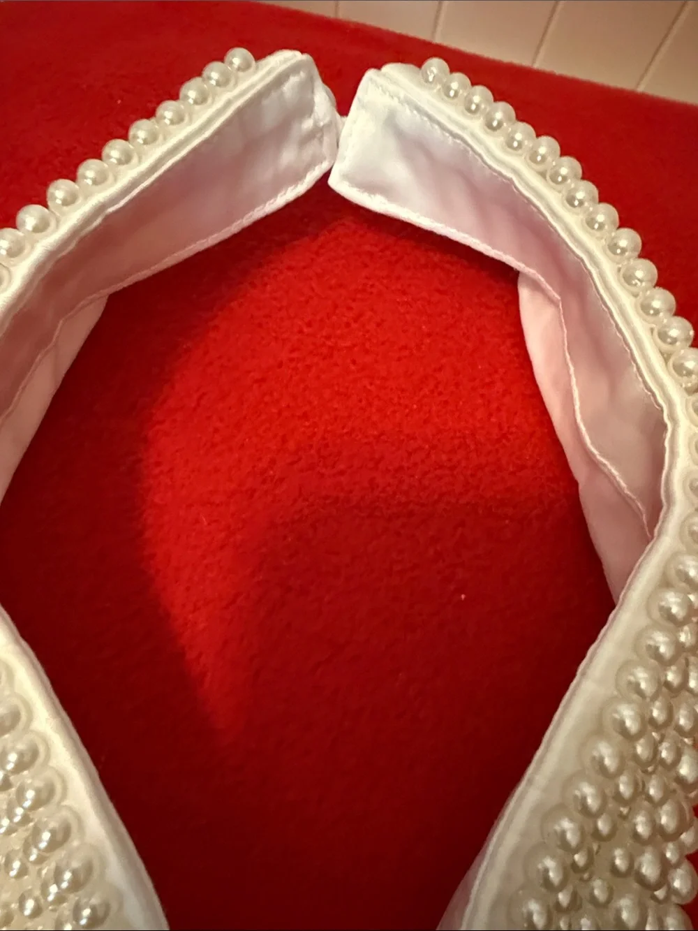 Pearl-Embellished Detachable Pear Embellished Collar - White